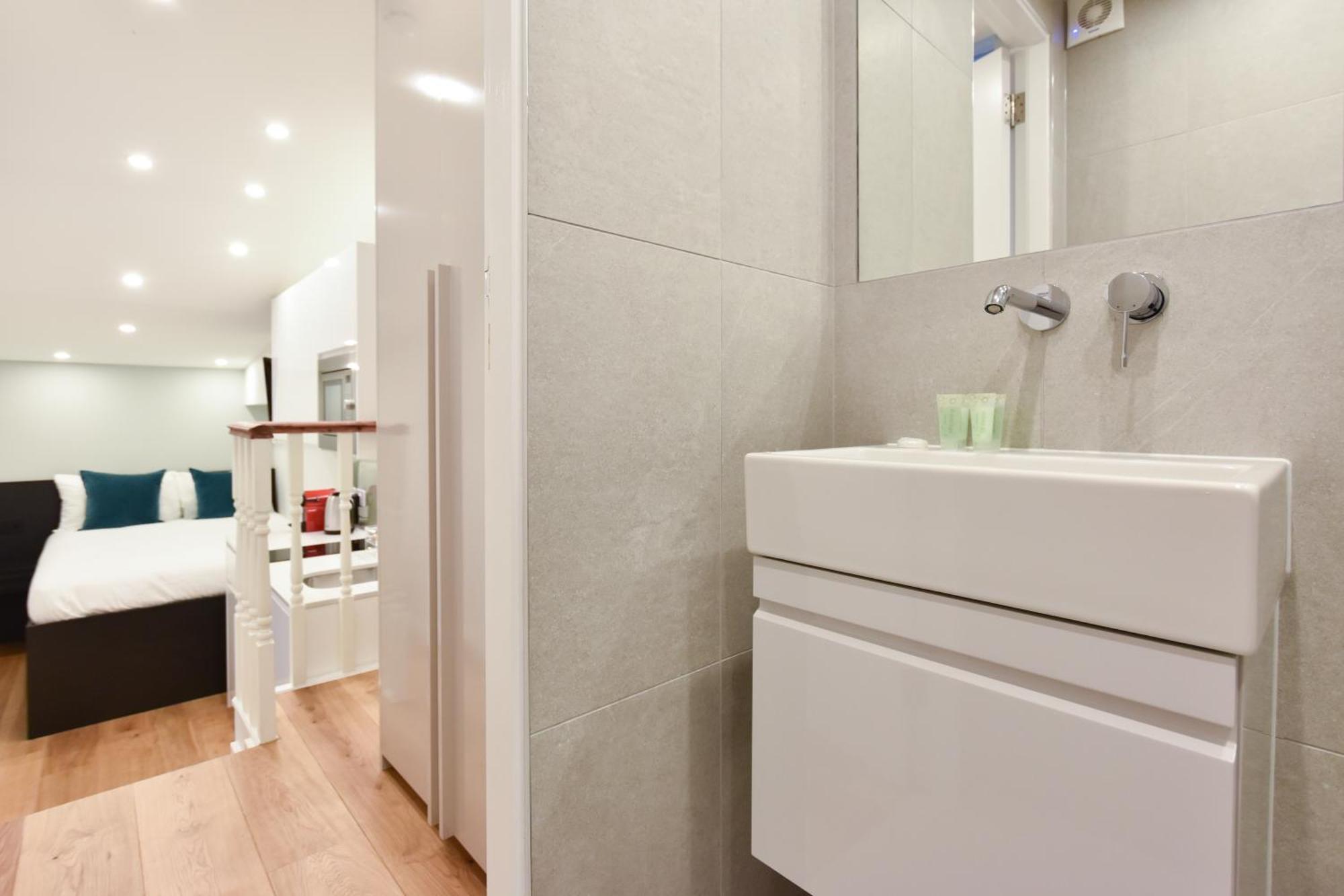 Earls Court East Serviced By Stayprime 3* Лондон