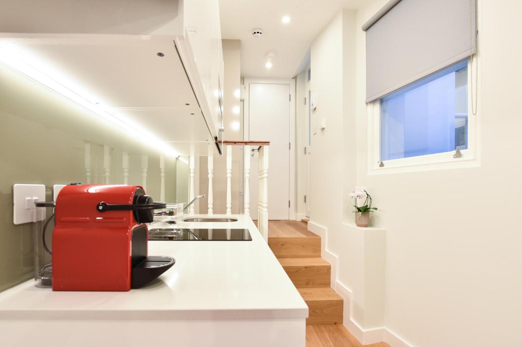 Earls Court East Serviced By Stayprime Лондон